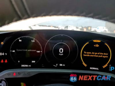 Zdjęcie 9 z 13 samochodu: 2021 PORSCHE TAYCAN VIN:WP0AA2Y11MSA18045 - miniatura