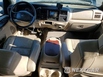 Zdjęcie 8 z 13 samochodu: 2005 FORD EXCURSION LIMITED VIN:1FMNU43S95EC42385 - miniatura