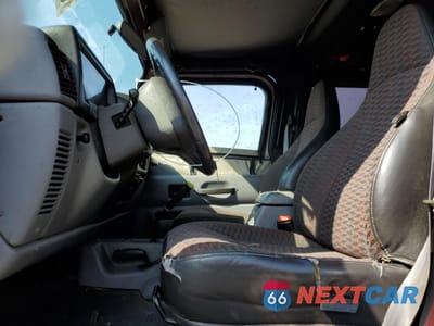 Zdjęcie 7 z 13 samochodu: 1997 JEEP WRANGLER / TJ SE VIN:1J4FY29P2VP412816 - miniatura