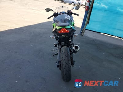 Czwarte zdjęcie samochodu z boku: 2019 KAWASAKI EX400 VIN:JKAEXKG11KDA26711 - miniatura