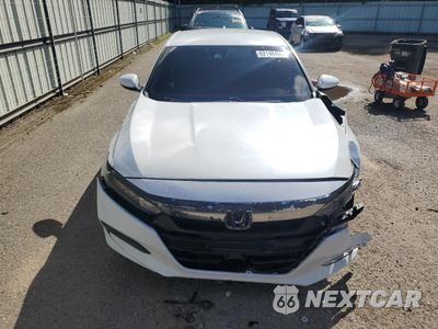 Piąte zdjęcie samochodu w środku: 2018 HONDA ACCORD LX VIN:1HGCV1F14JA117310 - miniatura