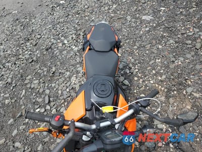 Piąte zdjęcie samochodu w środku: 2023 KTM 200 DUKE VIN:MD2JPC404PC025949 - miniatura