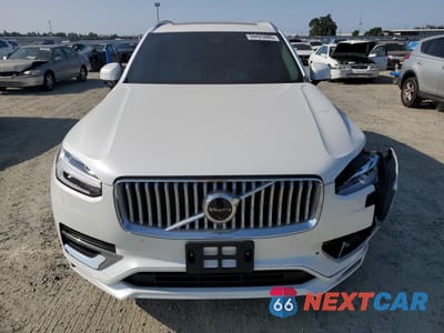Piąte zdjęcie samochodu w środku: 2025 VOLVO XC90 ULTRA VIN:YV4H60PF4S1302736 - miniatura