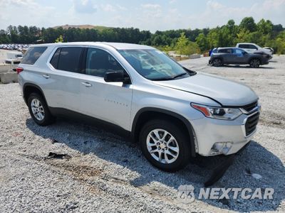 Czwarte zdjęcie samochodu z boku: 2020 CHEVROLET TRAVERSE LS VIN:1GNERFKW4LJ202524 - miniatura