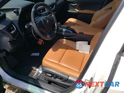 Zdjęcie 7 z 14 samochodu: 2020 LEXUS UX 200 VIN:JTHX3JBH4L2029393 - miniatura