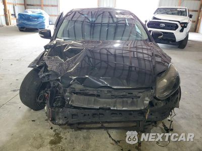 Piąte zdjęcie samochodu w środku: 2013 FORD FOCUS TITANIUM VIN:1FADP3N24DL187939 - miniatura