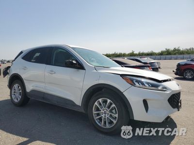 Czwarte zdjęcie samochodu z boku: 2021 FORD ESCAPE SE VIN:1FMCU9BZ1MUA22679 - miniatura