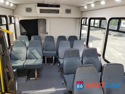 Zdjęcie 10 z 12 samochodu: 2023 FORD ECONOLINE E350 SUPER DUTY CUTAWAY VAN VIN:1FDEE3FN9PDD05734 - miniatura