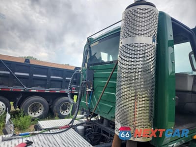 Zdjęcie 10 z 14 samochodu: 2012 INTERNATIONAL PROSTAR VIN:1HSDJSJR9CH672854 - miniatura