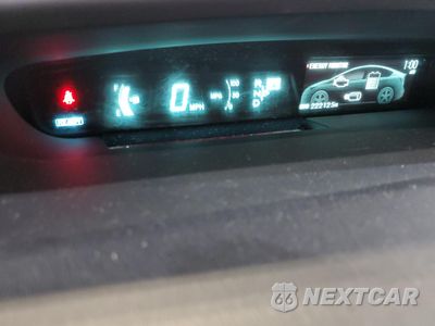 Zdjęcie 9 z 14 samochodu: 2013 TOYOTA PRIUS VIN:JTDKN3DU3D0354352 - miniatura