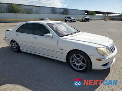 Czwarte zdjęcie samochodu z boku: 2003 MERCEDES-BENZ S 55 AMG VIN:WDBNG74JX3A344395 - miniatura