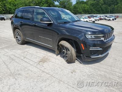 Czwarte zdjęcie samochodu z boku: 2022 JEEP GRAND CHEROKEE SUMMIT VIN:1C4RJHET0N8599822 - miniatura