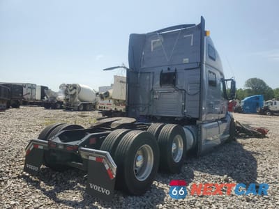 Czwarte zdjęcie samochodu z boku: 2024 VOLVO VNL SEMI TRUCK VIN:4V4NC9EH6RN642047 - miniatura