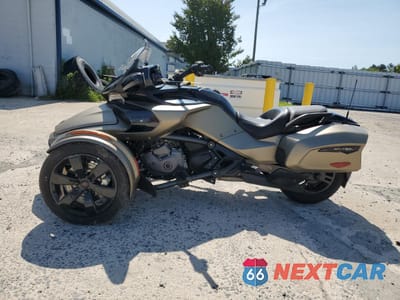 Trzecie zdjęcie samochodu z tyłu: 2021 CAN-AM SPYDER ROADSTER F3-T VIN:2BXREDD46MV000097 - miniatura