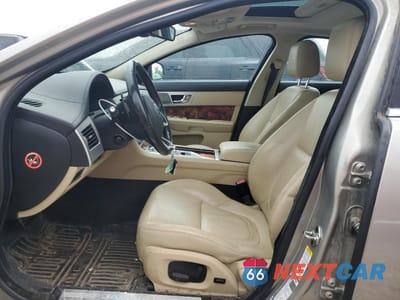 Zdjęcie 7 z 12 samochodu: 2014 JAGUAR XF VIN:SAJWJ0EF4E8U19659 - miniatura