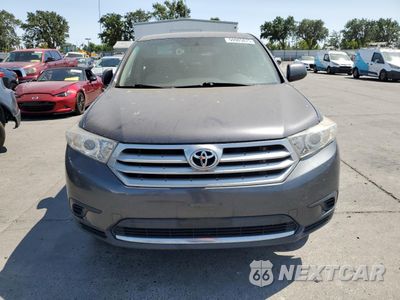Piąte zdjęcie samochodu w środku: 2012 TOYOTA HIGHLANDER BASE VIN:5TDZA3EHXCS024246 - miniatura