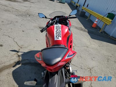 Zdjęcie 6 z 9 samochodu: 2016 KAWASAKI EX300 B VIN:JKAEX8B11GDA31795 - miniatura