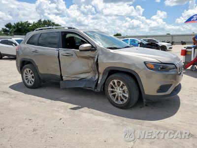 Czwarte zdjęcie samochodu z boku: 2019 JEEP CHEROKEE LATITUDE VIN:1C4PJLCX8KD318885 - miniatura