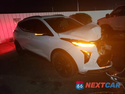 Czwarte zdjęcie samochodu z boku: 2023 CHEVROLET BOLT EUV LT VIN:1G1FY6S06P4124966 - miniatura