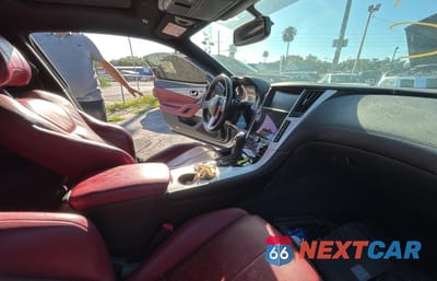 Piąte zdjęcie samochodu w środku: 2018 INFINITI Q60 LUXE 300 VIN:JN1EV7EL8JM390460 - miniatura