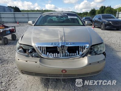 Piąte zdjęcie samochodu w środku: 2006 LINCOLN TOWN CAR DESIGNER VIN:1LNHM83VX6Y646357 - miniatura