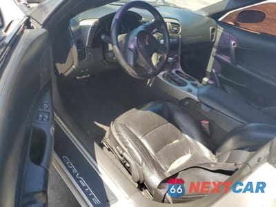 Zdjęcie 8 z 12 samochodu: 2005 CHEVROLET CORVETTE VIN:1G1YY24U455126417 - miniatura