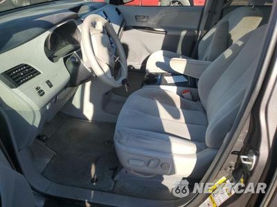 Zdjęcie 7 z 13 samochodu: 2013 TOYOTA SIENNA LE VIN:5TDKK3DC0DS313092 - miniatura