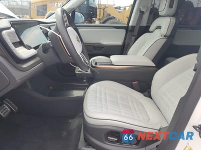 Zdjęcie 7 z 14 samochodu: 2025 RIVIAN R1S PREMIUM VIN:7PDSGCBP8SN064110 - miniatura