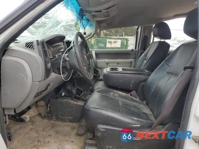 Zdjęcie 7 z 15 samochodu: 2010 CHEVROLET SILVERADO K3500 VIN:1GC7KZB63AF132537 - miniatura