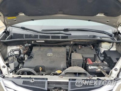 Zdjęcie 12 z 16 samochodu: 2016 TOYOTA SIENNA XLE VIN:5TDYK3DC6GS756314 - miniatura