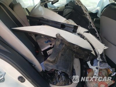 Zdjęcie 12 z 14 samochodu: 2021 TOYOTA COROLLA LE VIN:JTDEPMAE1MJ135135 - miniatura