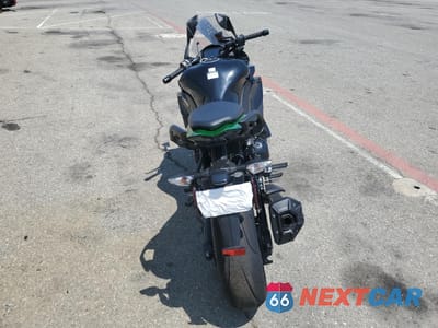 Czwarte zdjęcie samochodu z boku: 2023 KAWASAKI ZX1002 K VIN:JKBZXVK16PA031043 - miniatura
