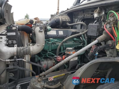 Zdjęcie 7 z 10 samochodu: 2024 VOLVO VNL SEMI TRUCK VIN:4V4NC9EJ1RN633128 - miniatura