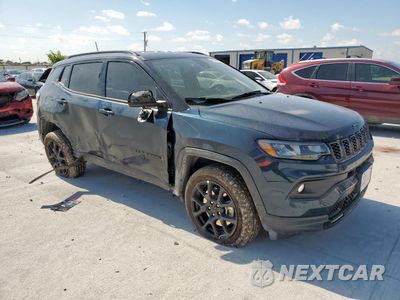 Czwarte zdjęcie samochodu z boku: 2024 JEEP COMPASS LATITUDE VIN:3C4NJDBN0RT165078 - miniatura