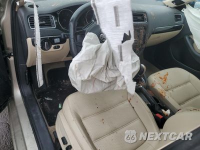 Zdjęcie 8 z 13 samochodu: 2015 VOLKSWAGEN JETTA TDI VIN:3VWLA7AJ8FM282952 - miniatura