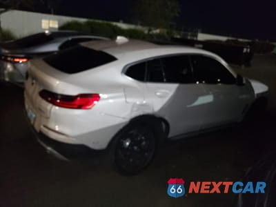 Trzecie zdjęcie samochodu z tyłu: 2020 BMW X4 XDRIVE30I VIN:5UX2V1C08L9C48350 - miniatura