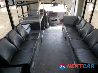 Zdjęcie 10 z 14 samochodu: 2022 FORD ECONOLINE E450 SUPER DUTY CUTAWAY VAN VIN:1FDFE4FNXNDC37757 - miniatura