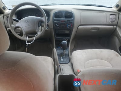 Zdjęcie 8 z 12 samochodu: 2001 HYUNDAI SONATA GL VIN:KMHWF25S51A393869 - miniatura