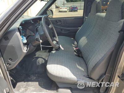 Zdjęcie 7 z 14 samochodu: 2002 CHEVROLET S TRUCK S10 VIN:1GCCS14W828191117 - miniatura
