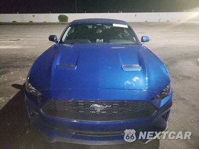 Piąte zdjęcie samochodu w środku: 2022 FORD MUSTANG VIN:1FATP8UH1N5125662 - miniatura