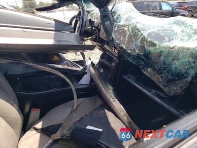 Zdjęcie 8 z 11 samochodu: 2005 CHEVROLET TAHOE K1500 VIN:1GNEK13T45R106022 - miniatura