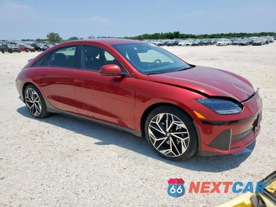 Piąte zdjęcie samochodu w środku: 2023 HYUNDAI IONIQ 6 SEL VIN:KMHM34AA8PA046649 - miniatura