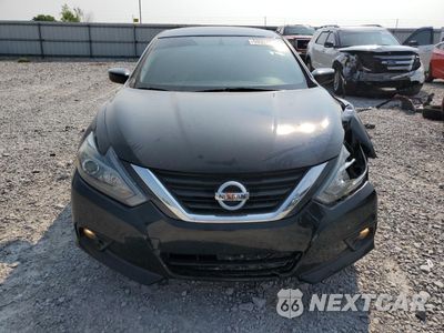 Piąte zdjęcie samochodu w środku: 2018 NISSAN ALTIMA 2.5 VIN:1N4AL3AP1JC244173 - miniatura