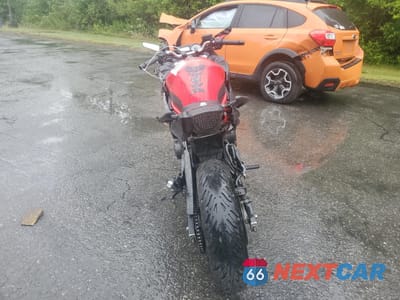 Czwarte zdjęcie samochodu z boku: 2015 YAMAHA FZ6 R VIN:JYARJ18E4FA013813 - miniatura