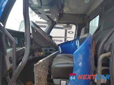Piąte zdjęcie samochodu w środku: 2024 FREIGHTLINER CASCADIA 126 SEMI TRUCK VIN:3AKJHLDV4RDUV7346 - miniatura