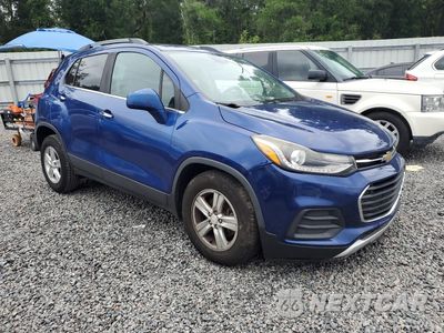 Czwarte zdjęcie samochodu z boku: 2017 CHEVROLET TRAX 1LT VIN:3GNCJLSB8HL168565 - miniatura