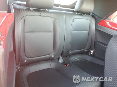 Zdjęcie 10 z 15 samochodu: 2017 VOLKSWAGEN BEETLE S/SE VIN:3VW517AT8HM807375 - miniatura