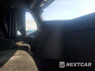 Piąte zdjęcie samochodu w środku: 2023 FREIGHTLINER CASCADIA 126 VIN:3AKJHHDR5PSNT0278 - miniatura