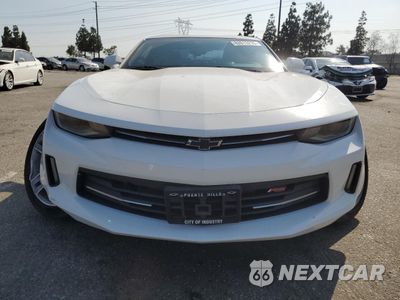 Piąte zdjęcie samochodu w środku: 2017 CHEVROLET CAMARO LT VIN:1G1FB1RS5H0184905 - miniatura