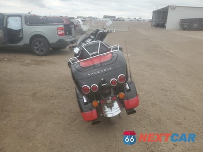 Czwarte zdjęcie samochodu z boku: 2000 HONDA GL1500 CF VIN:1HFSC4102YA100957 - miniatura